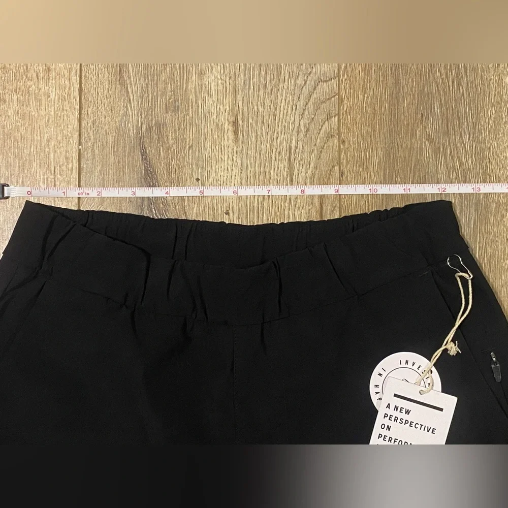 NWT Vuori Wayfarer Pants Tapered Women’s X- Small MSRP $98 Black - Picture 6 of 11